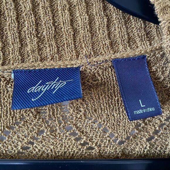 DAYTRIP-OPEN Knit Pocket Button Down Cardigan - Picture 9 of 9